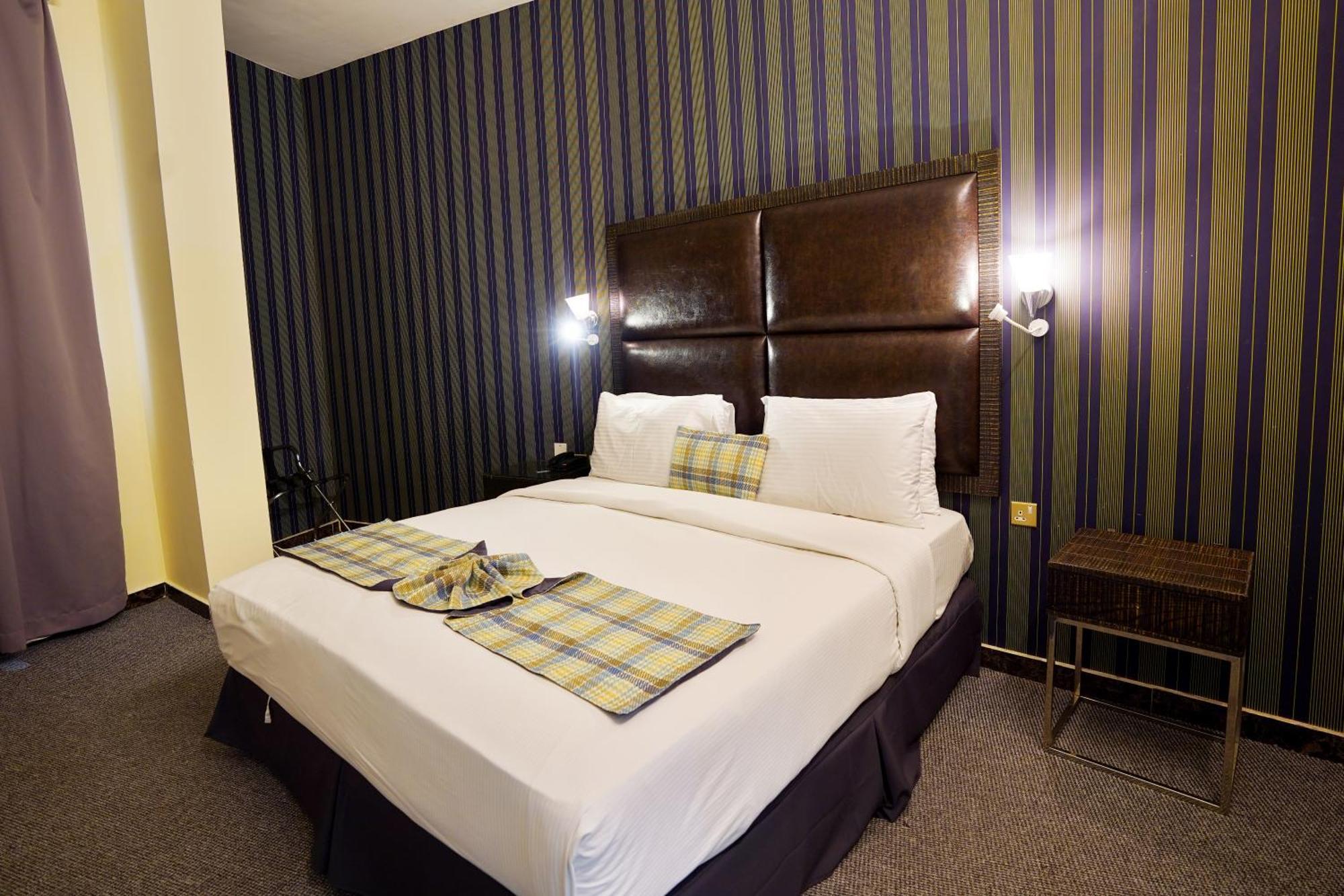 Cube Hotel Дубай Екстериор снимка